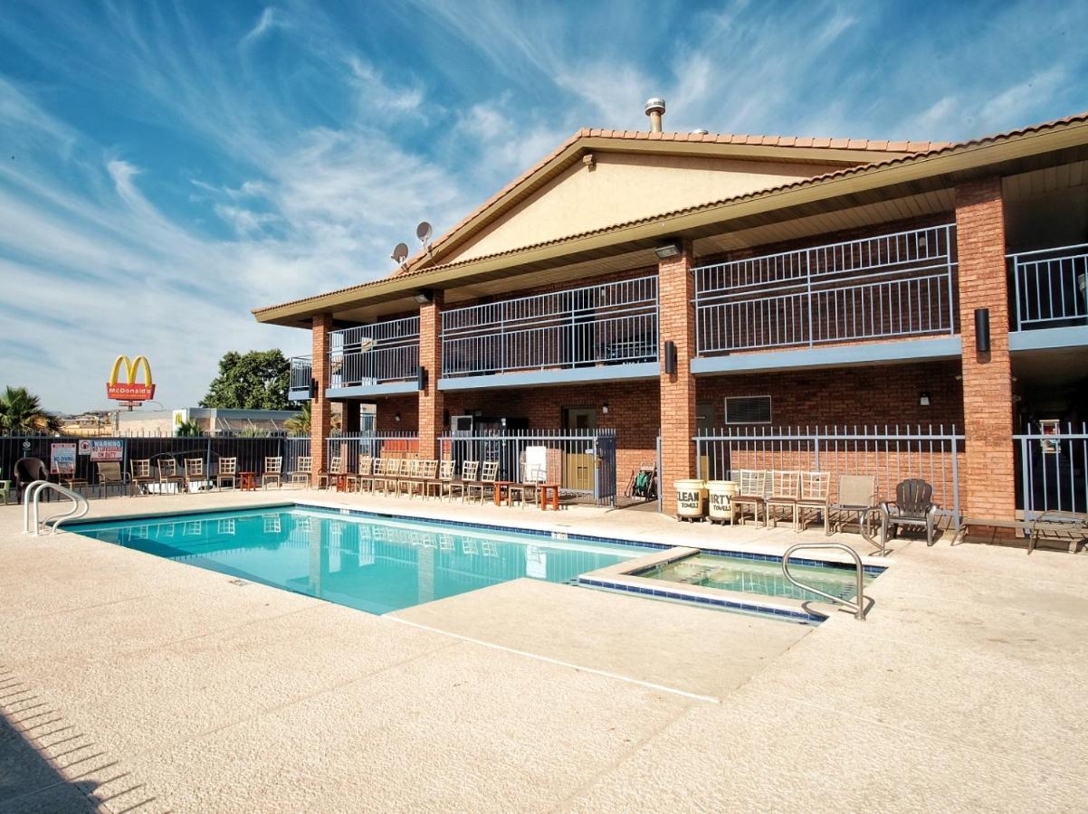 Claridge Inn - St. George Esterno foto